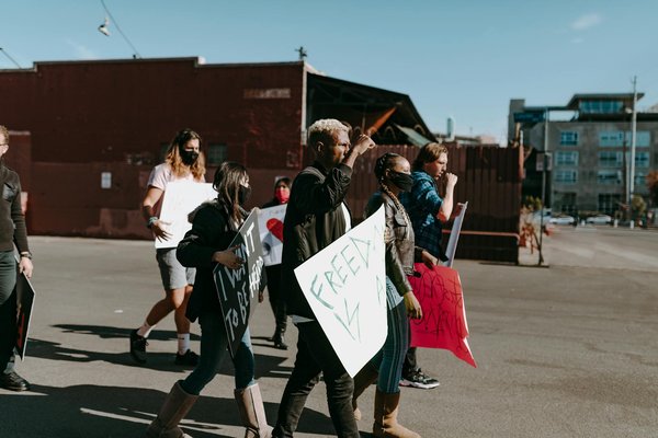 Exploration des Bénéfices et Défis de la Diversité Culturelle au Travail